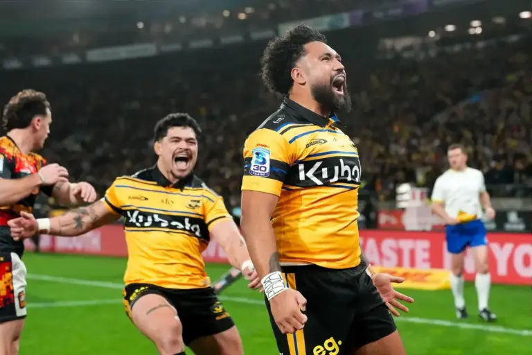 Fineanganofo and Moorby make All Blacks wing debate harder