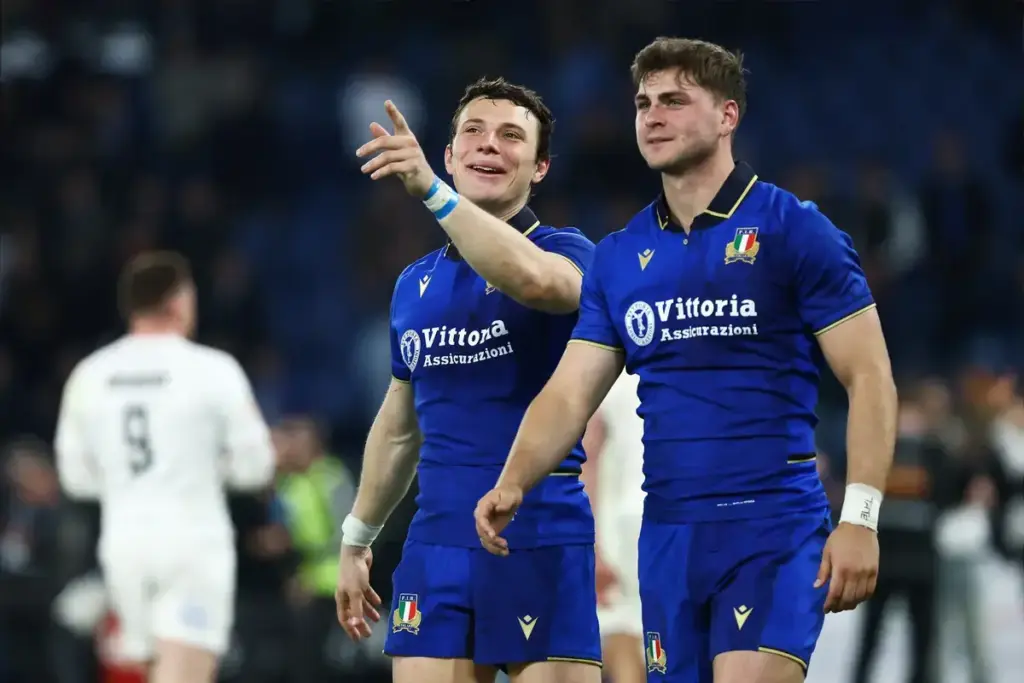 Italy rugby team huddle during a World Rugby rankings-era match