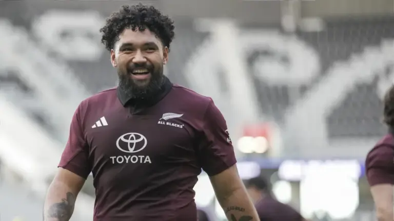 Fehi Fineanganofo delays Newcastle move to target 2027 World Cup