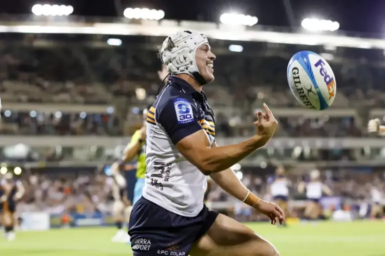 Wallabies Debut at Fly Half Against France