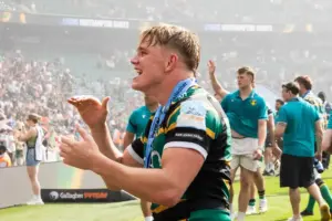 Eddie Hearn suggests CRAZY pay rise required to keep Henry Pollock at Saints