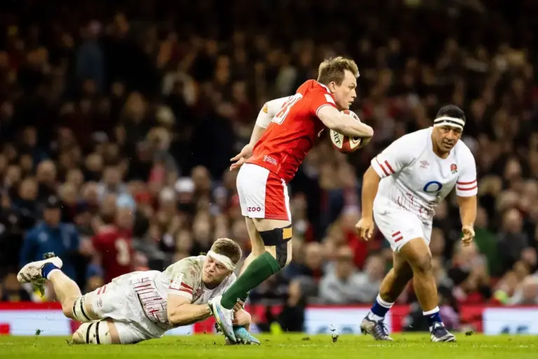 Top 14 Stars Manu Tuilagi and Sam Simmonds Highlight England Rugby’s Foreign Exile Dilemma